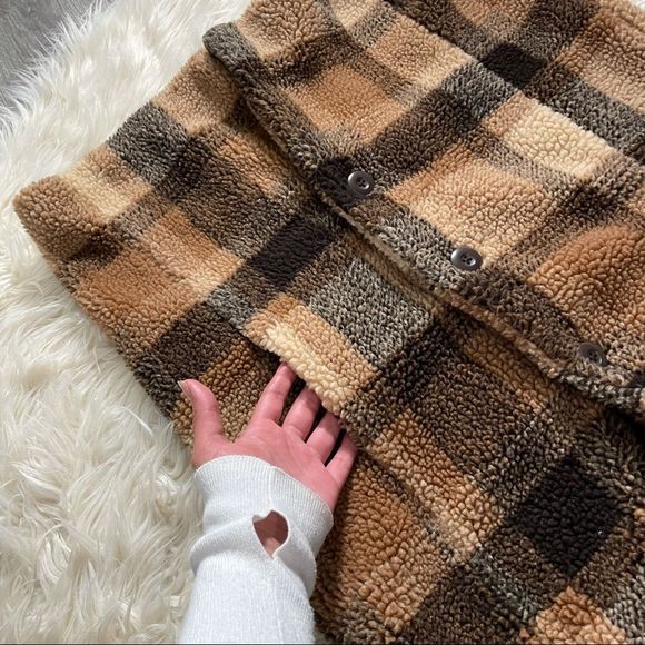 AMERICAN EAGLE oversized faux Sherpa fur coat - Picture 5 of 7